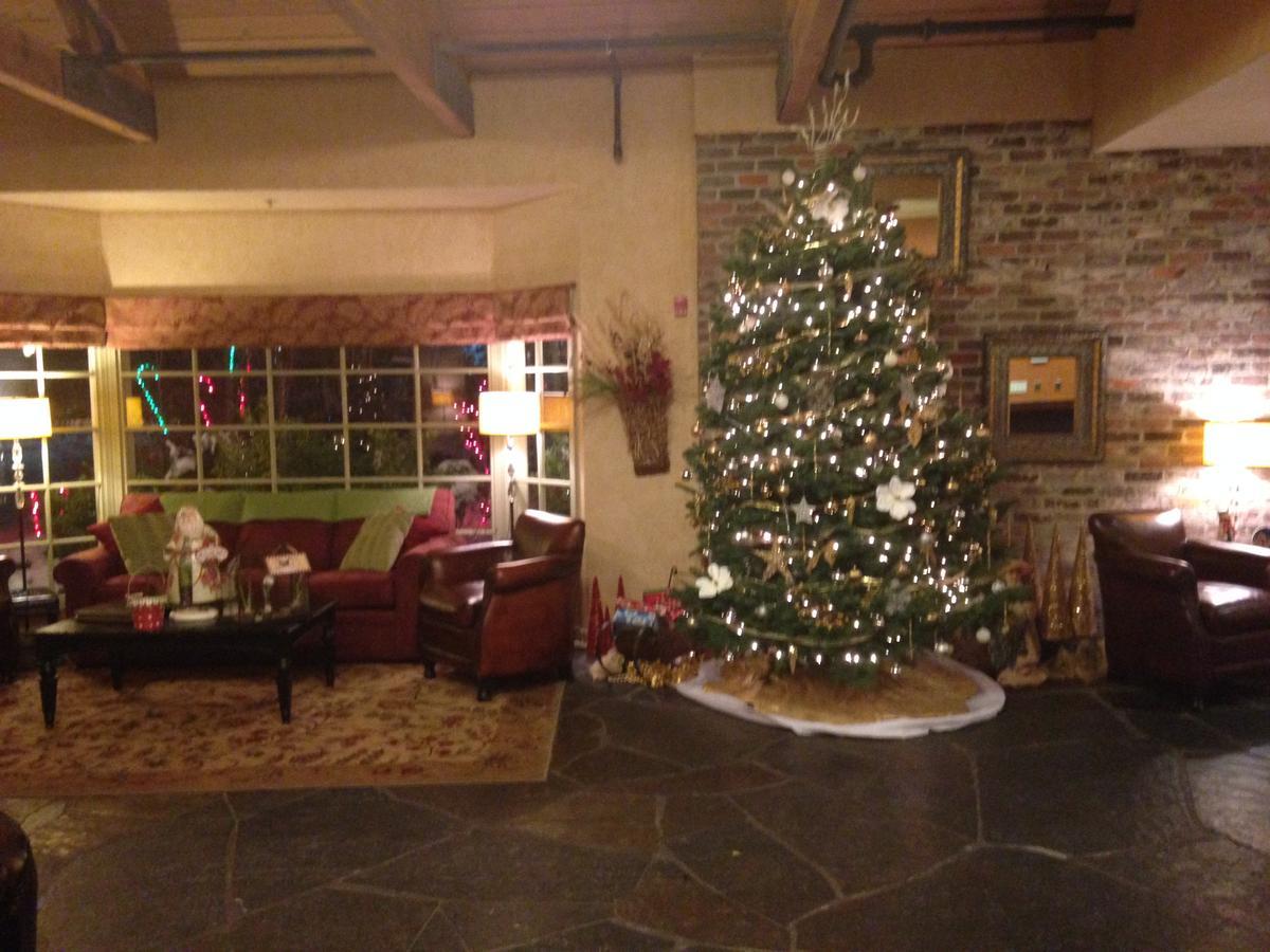 The Village Green Cottage Grove Exterior photo